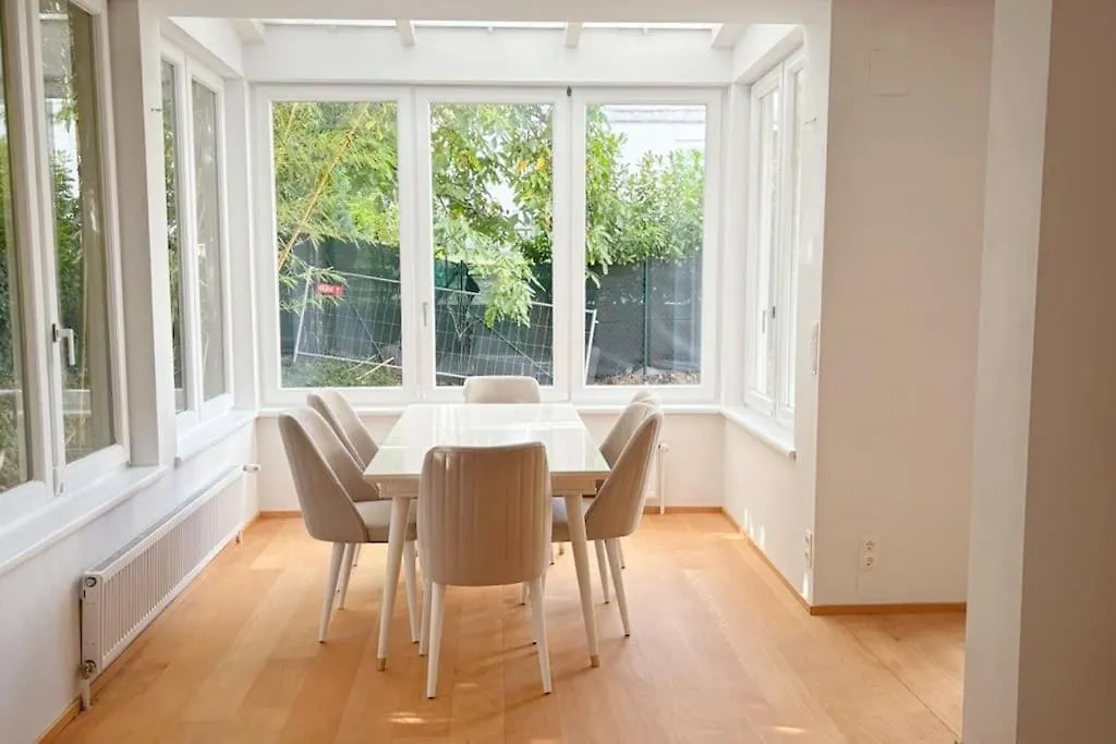 Traum Villa Mit Weingartenblick! Vienna 0*,  Austria